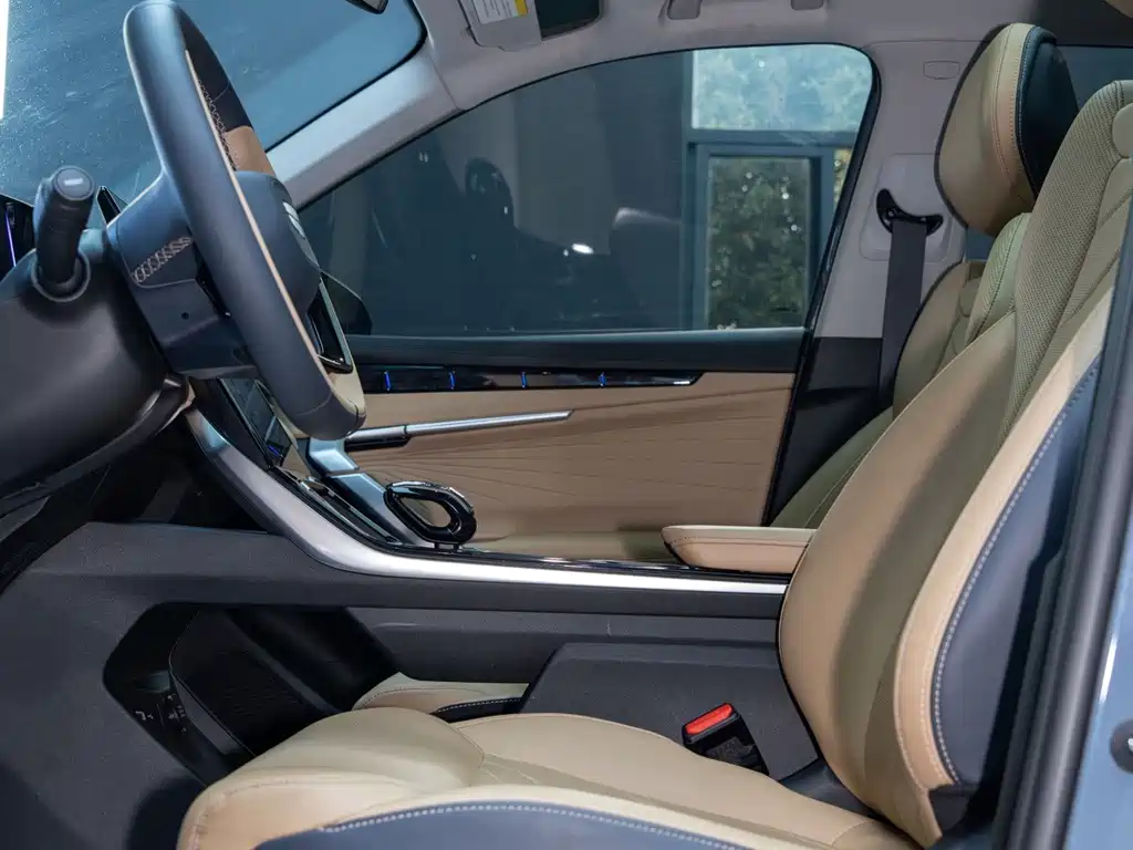 Geely Boyue L — миниатюра 10