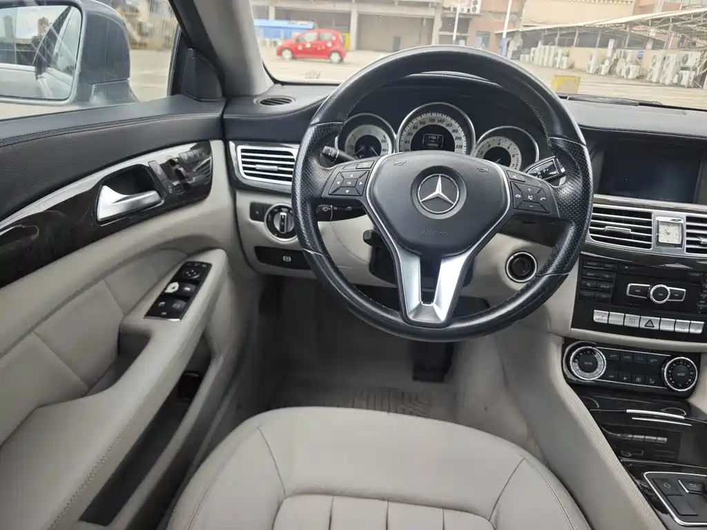 Mercedes-Benz CLS — миниатюра 10