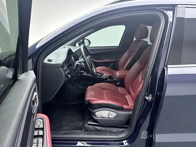 Porsche Macan — миниатюра 13