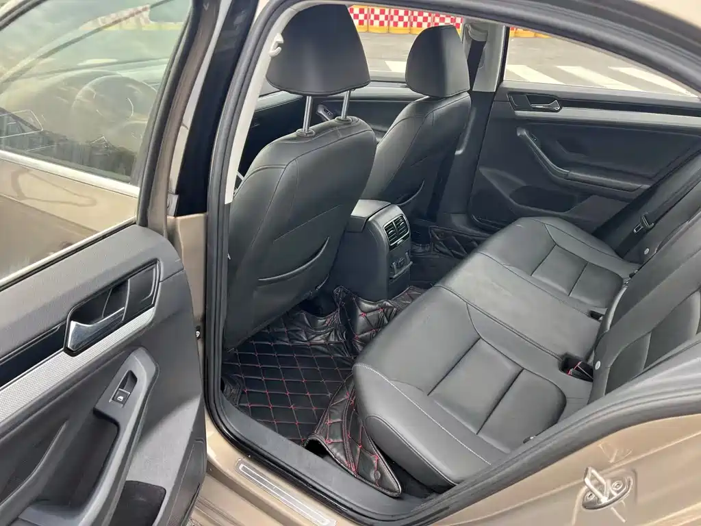 Volkswagen Sagitar 2017 1.6L AT Comfort