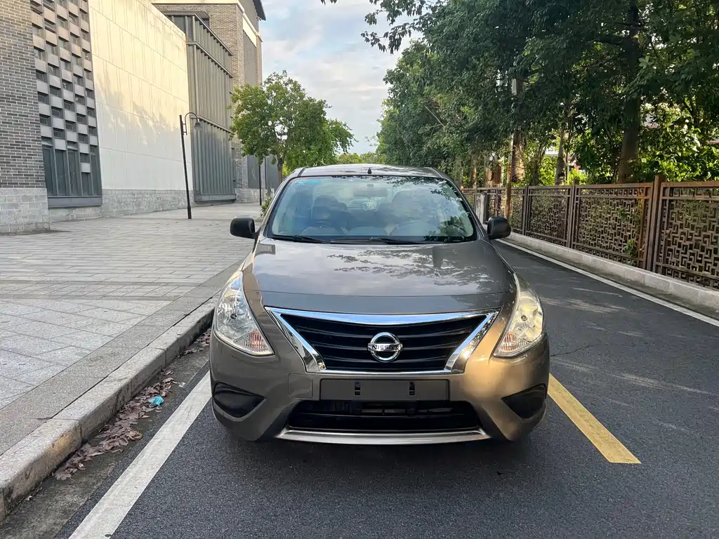 Nissan Sunny — миниатюра 2