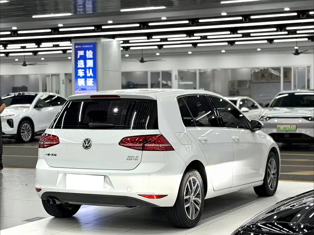 Volkswagen Golf — миниатюра 6