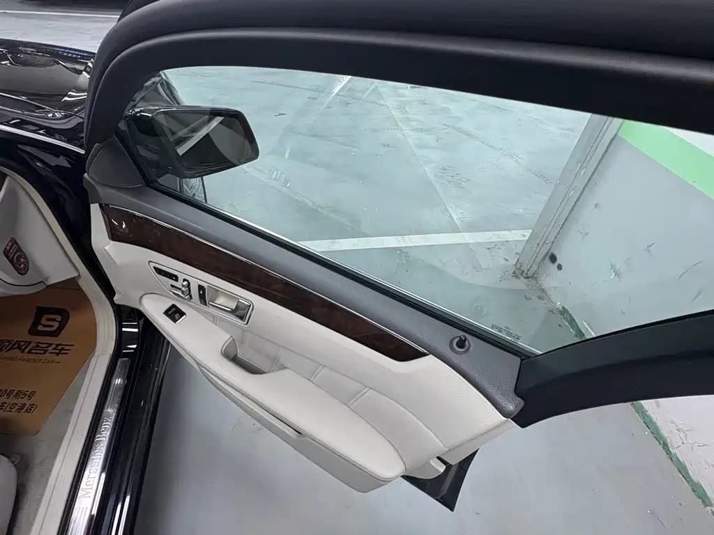 Mercedes-Benz E-Class — миниатюра 6