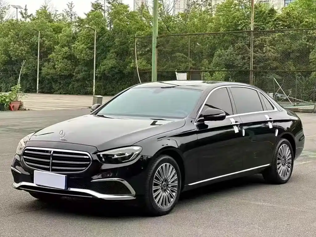 Mercedes-Benz E-Class 2022