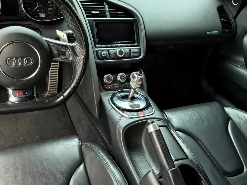 Audi R8 — миниатюра 7