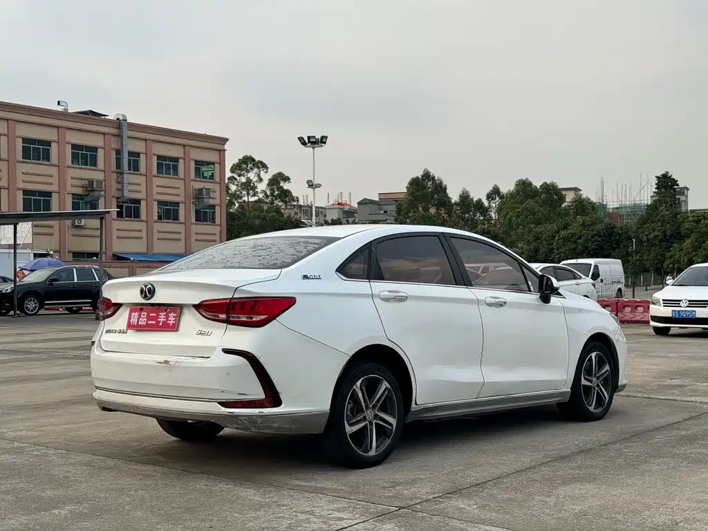BAIC EU5 — миниатюра 12