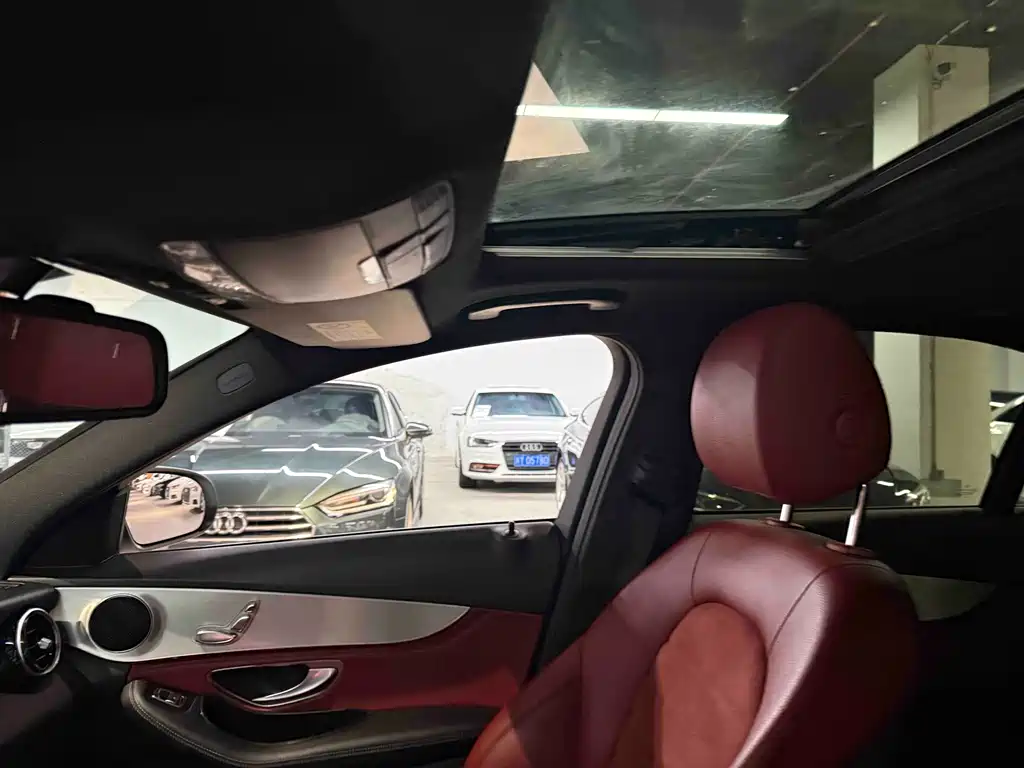 Mercedes-Benz C-Class — миниатюра 13