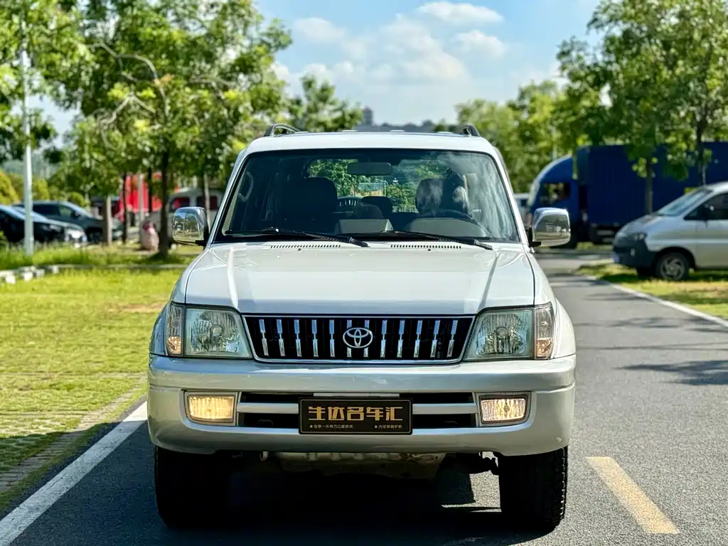 Toyota Land Cruiser Prado 01 2.7L AT