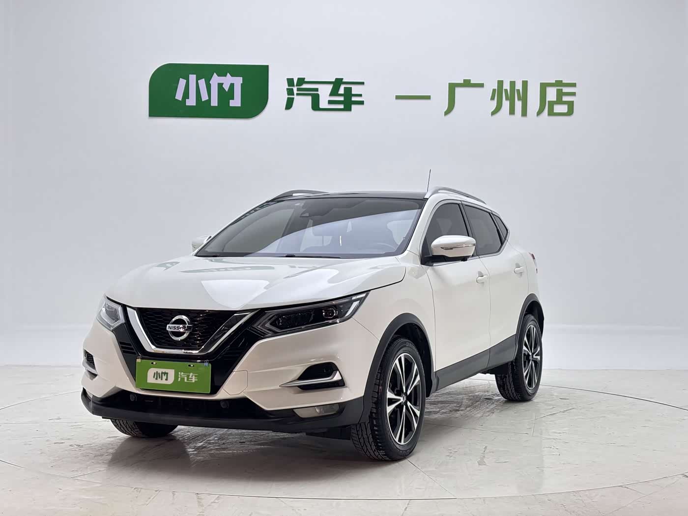 Nissan Qashqai 2.0 л 2022 г. Белый, пробег 33000 км