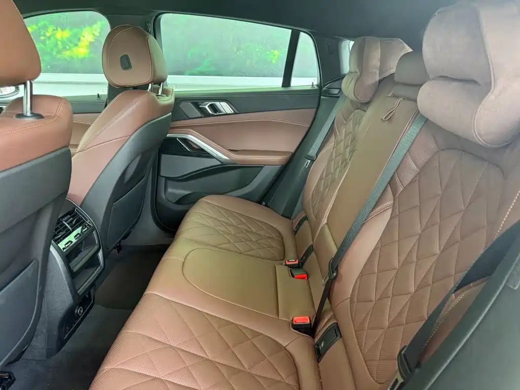 BMW X6 — миниатюра 10