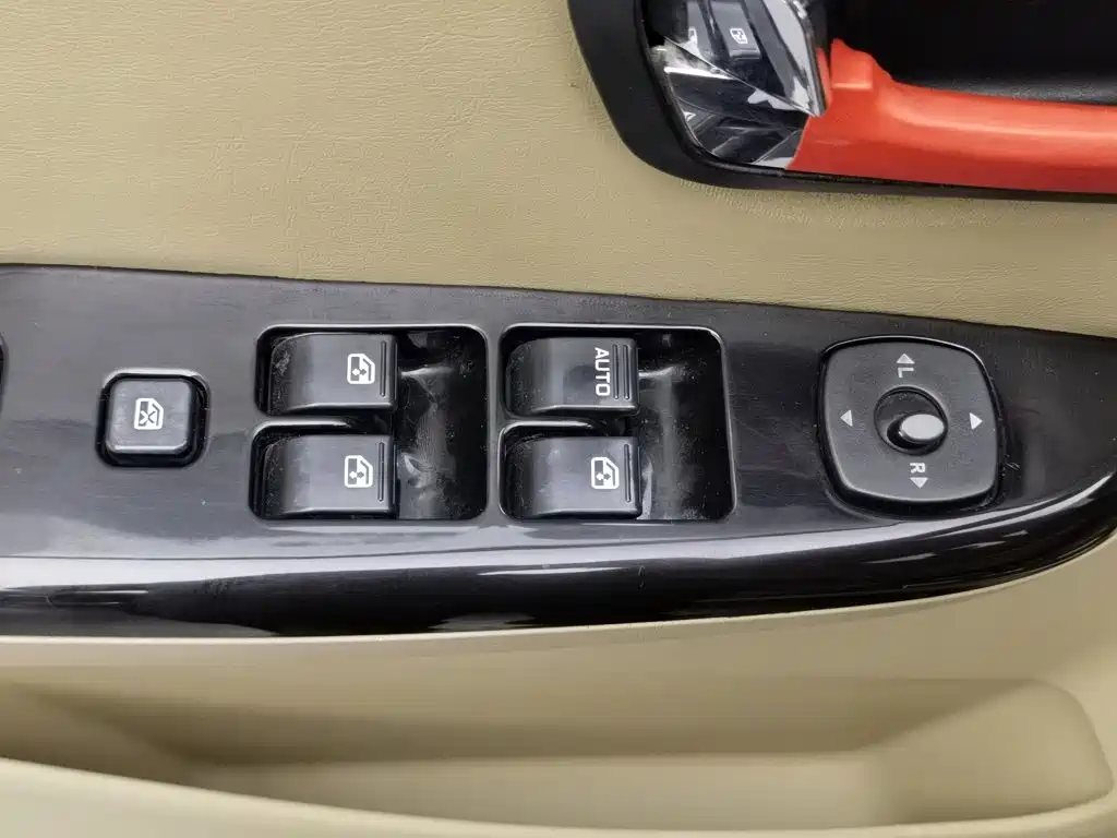 Wuling Hongguang — миниатюра 9