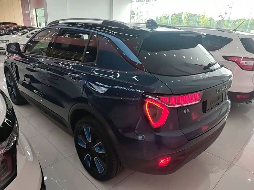 Lynk & Co 01 — миниатюра 23
