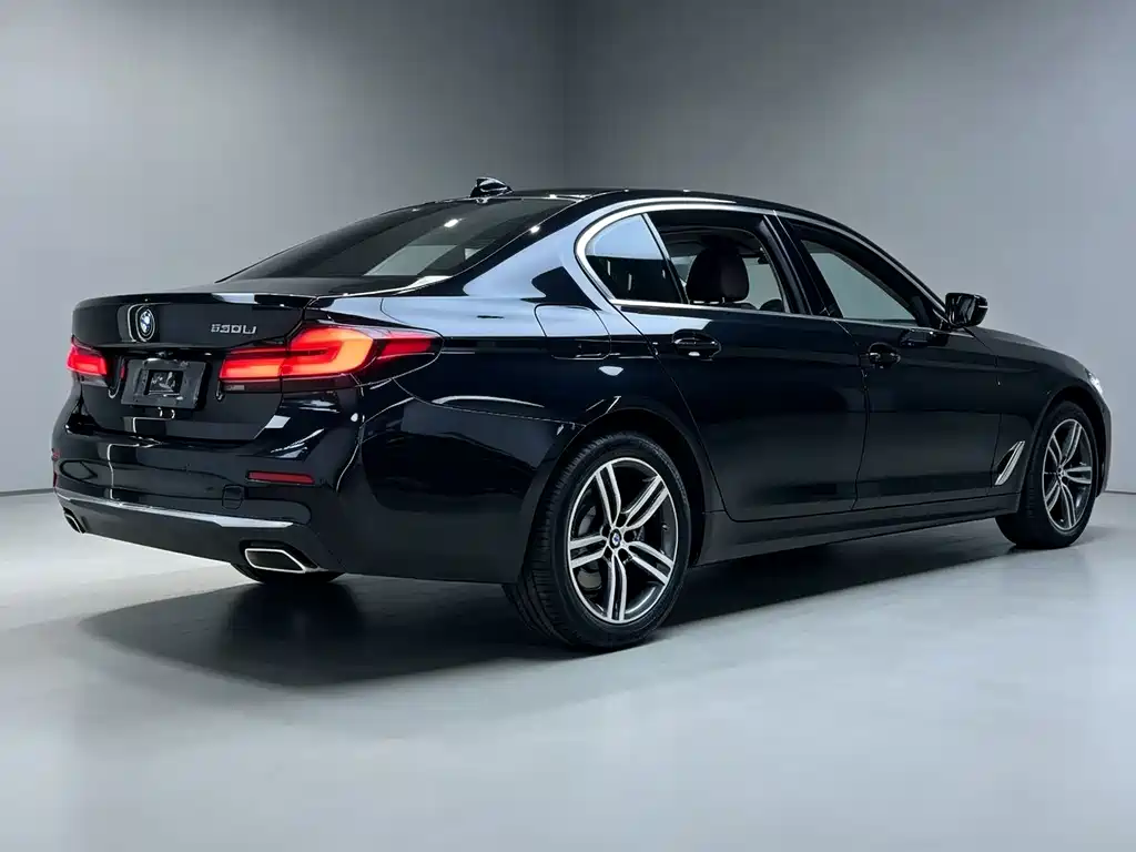 BMW 5 Series — миниатюра 9