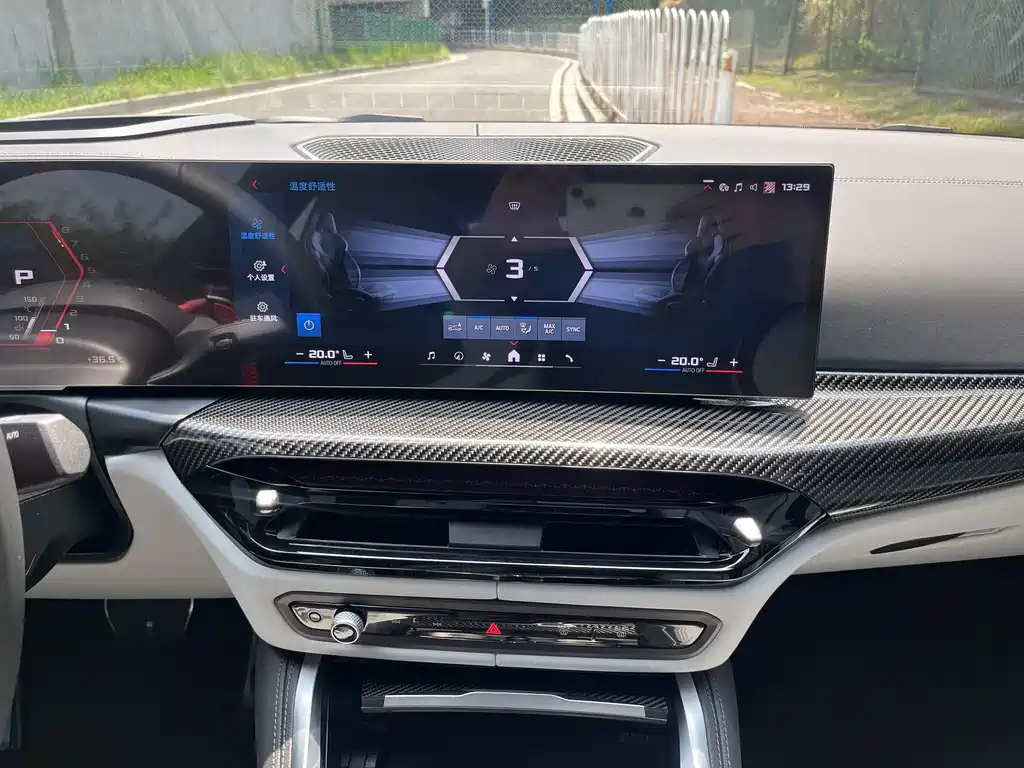 BMW M4 — миниатюра 16