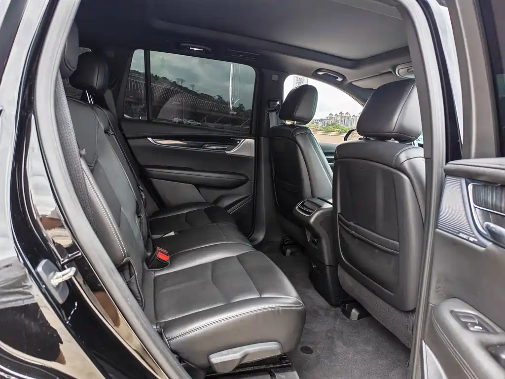 Cadillac XT6 — миниатюра 10
