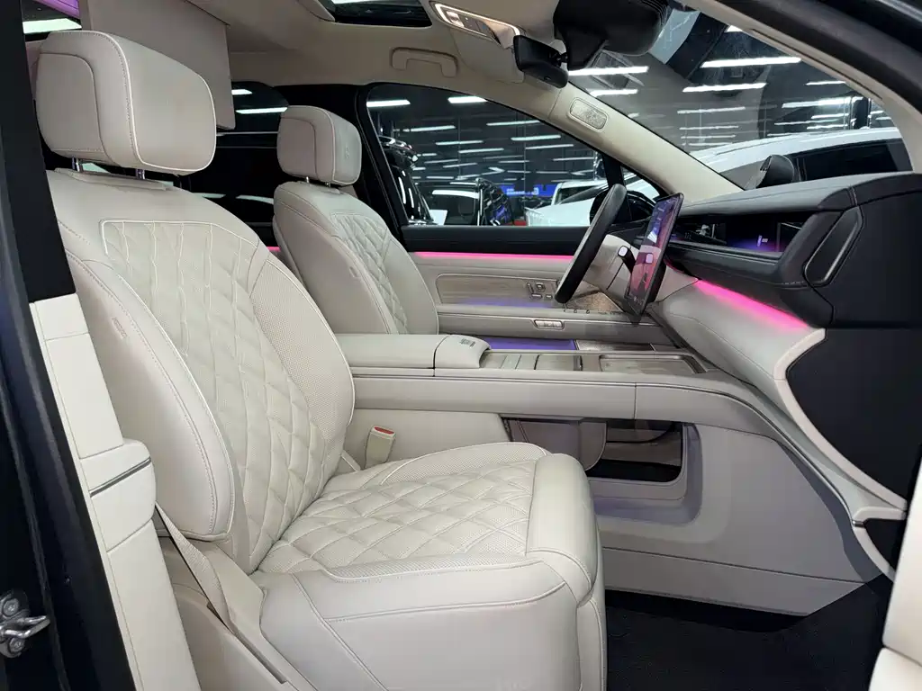 NIO ES8 — миниатюра 11
