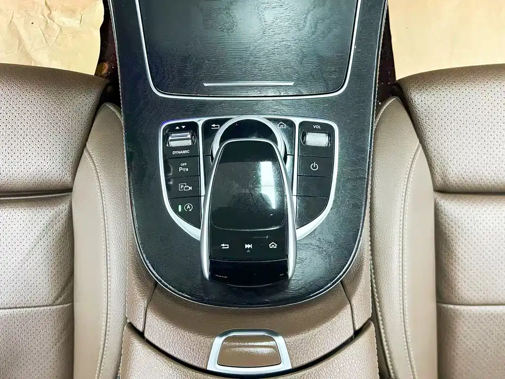 Mercedes-Benz E-Class — миниатюра 19