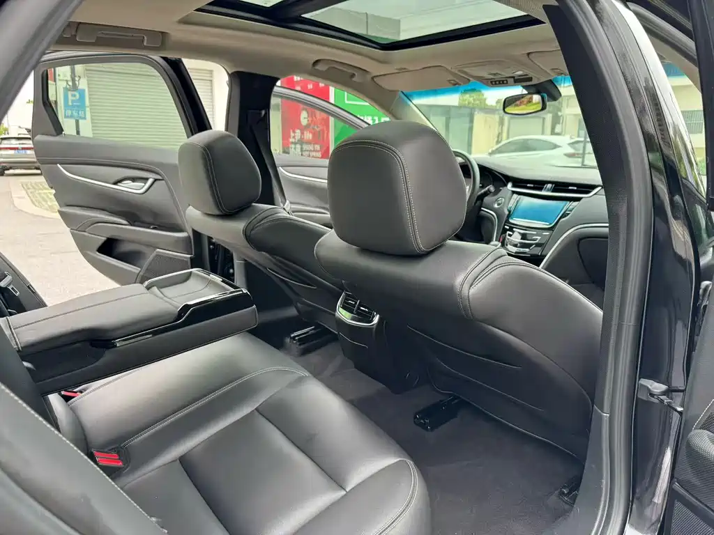 Cadillac XTS — миниатюра 9