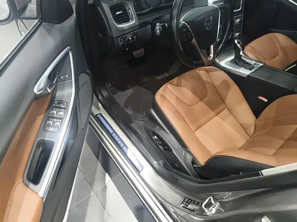 Volvo S60 — миниатюра 16