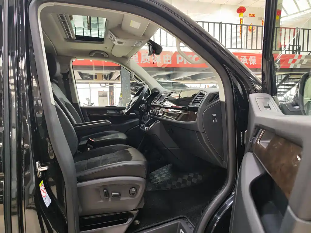 Volkswagen Multivan 2.0TSI 4WD Premium Edition 7 seats, фото 7