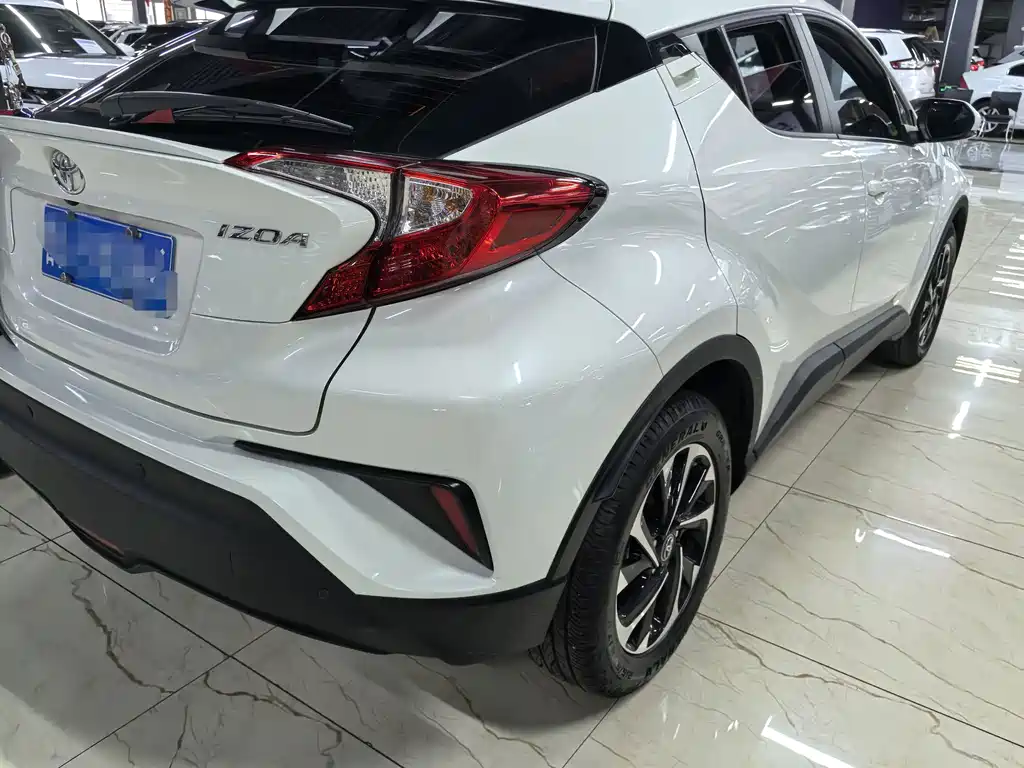 Toyota IZOA — миниатюра 6