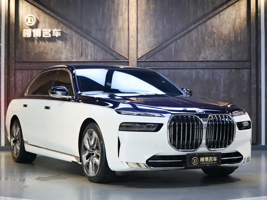 BMW 7 Series — миниатюра 21