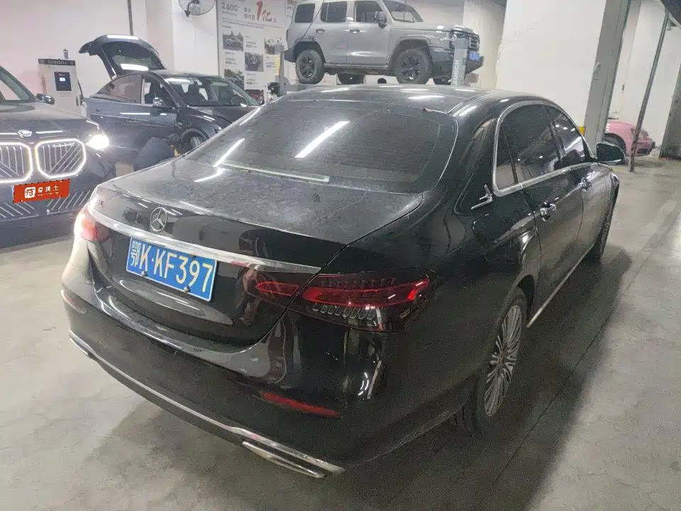 Mercedes-Benz E-Class — миниатюра 2