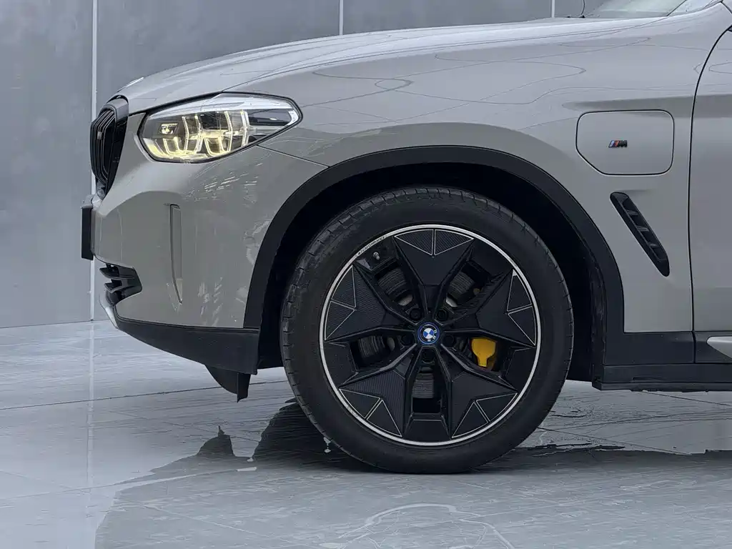 BMW iX3 — миниатюра 17