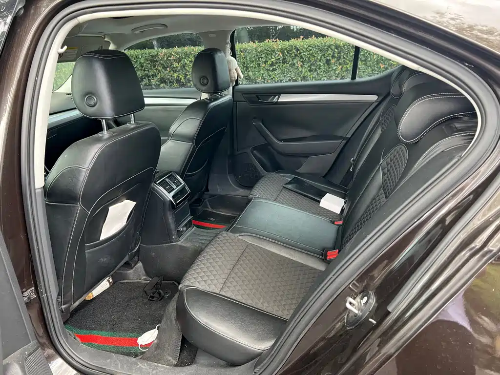 Skoda Superb — миниатюра 15