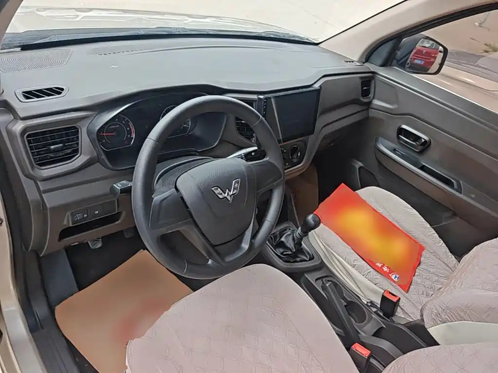 Wuling Hongguang V — миниатюра 10