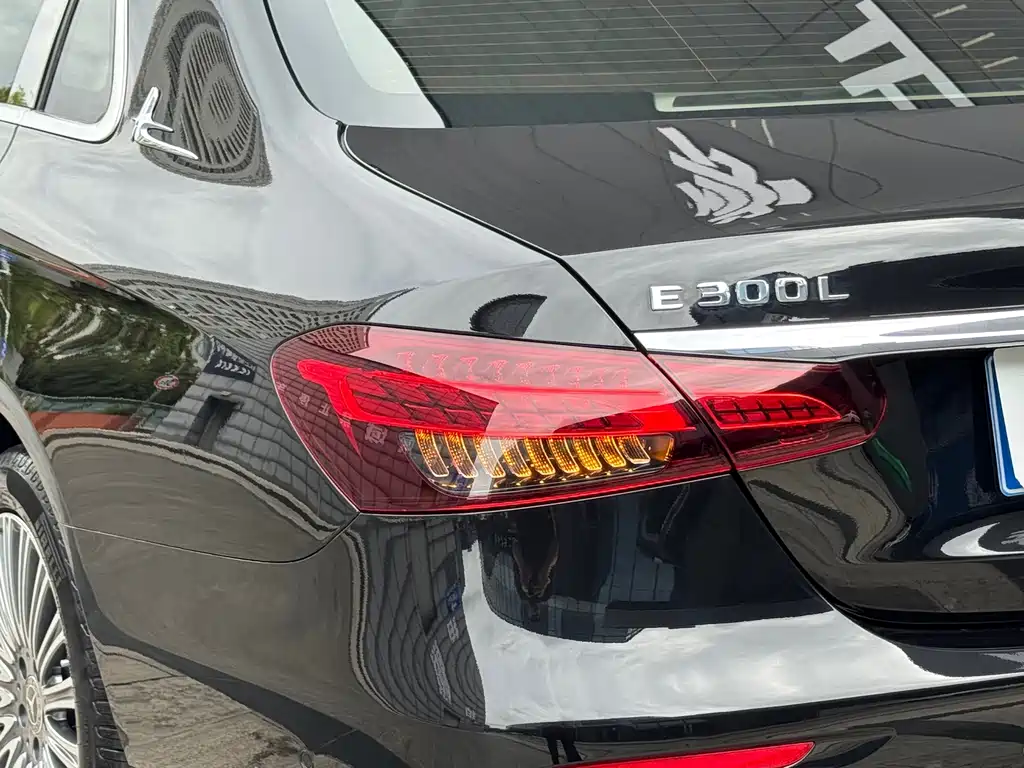 Mercedes-Benz E-Class — миниатюра 24