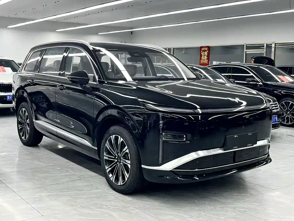 Wuling Xingguang L — миниатюра 3