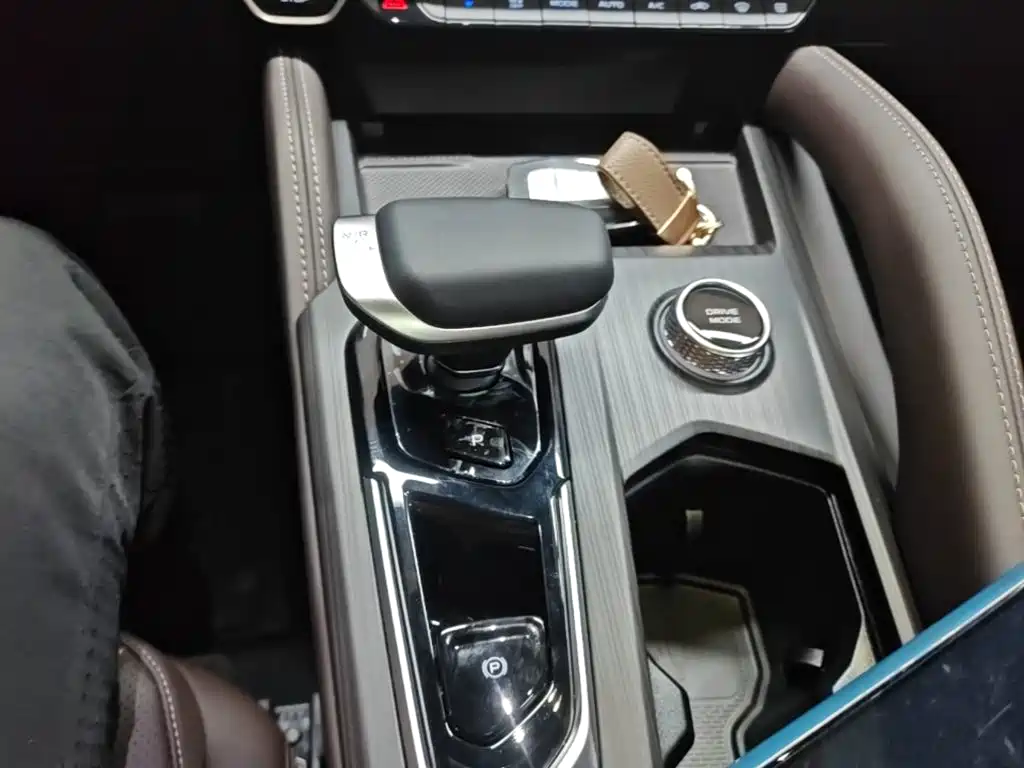 Geely Xingyue L — миниатюра 14