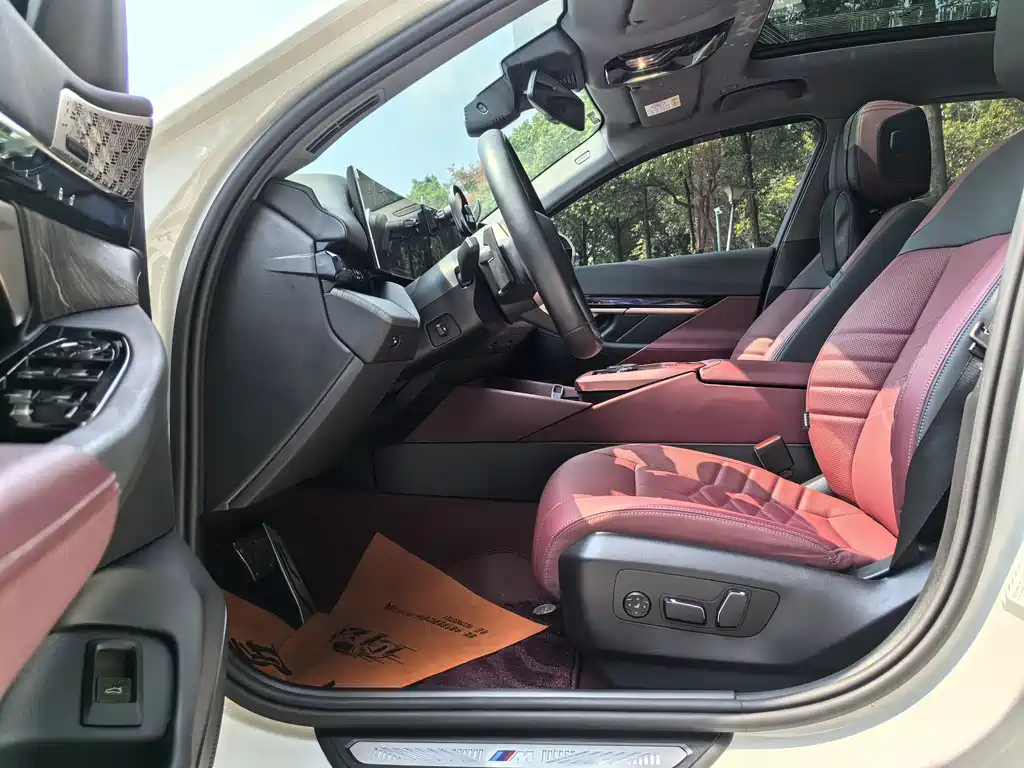 BMW 5 Series — миниатюра 12