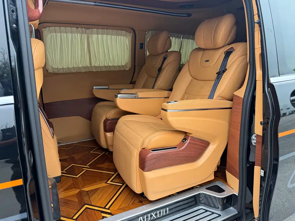 Mercedes-Benz V-Class — миниатюра 6