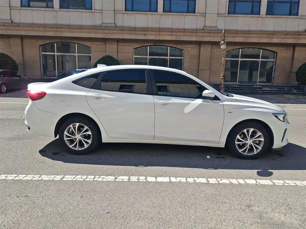 Buick Verano — миниатюра 8