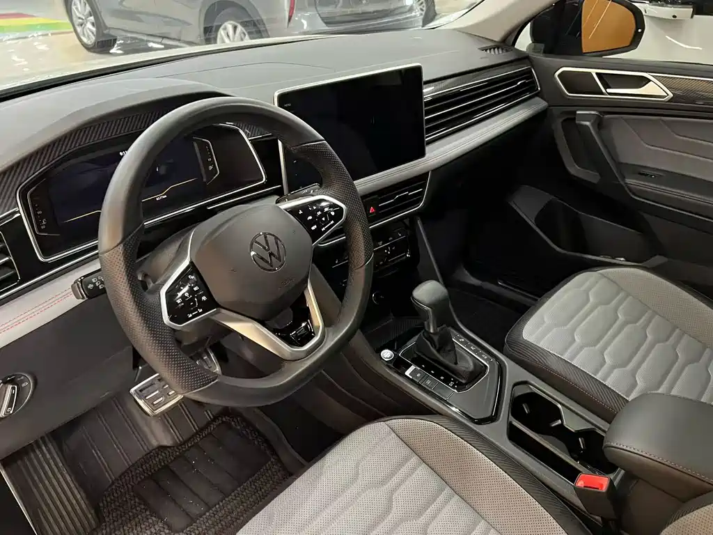 Volkswagen Tiguan X — миниатюра 5