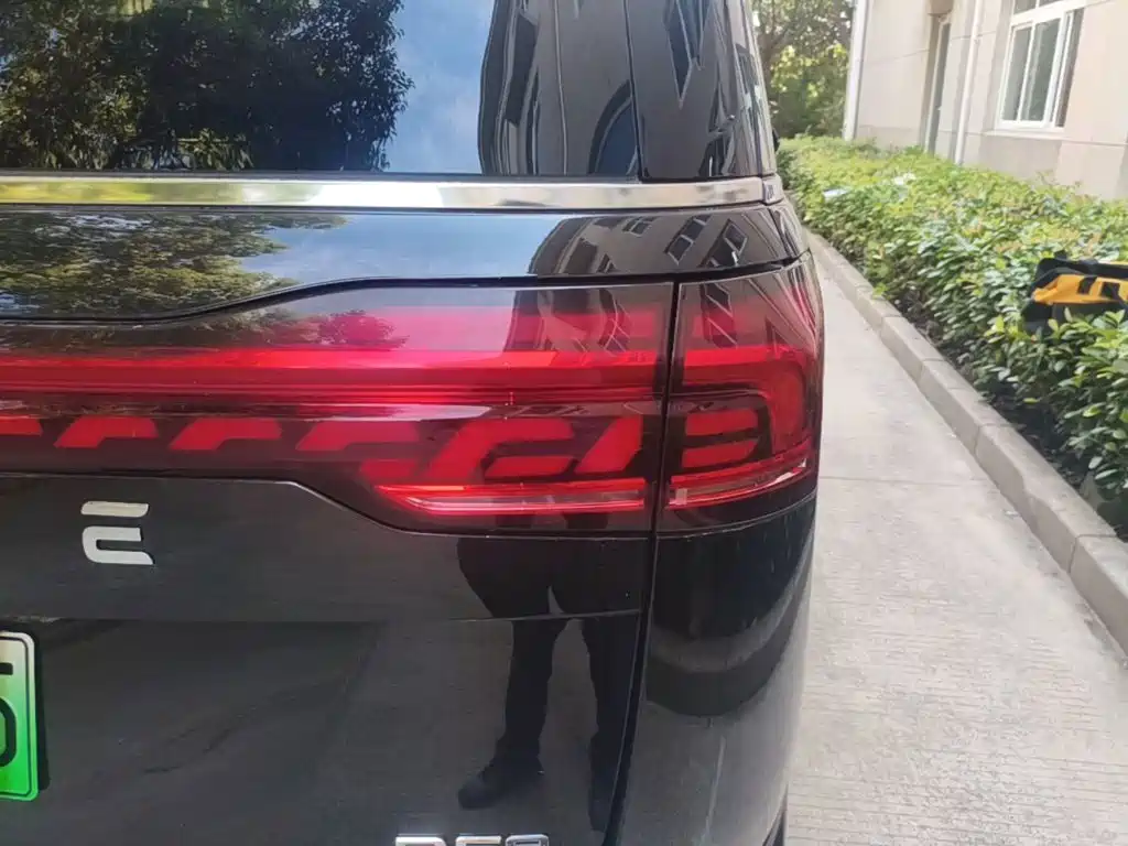JAC Refine Refine RF8 PHEV — миниатюра 8
