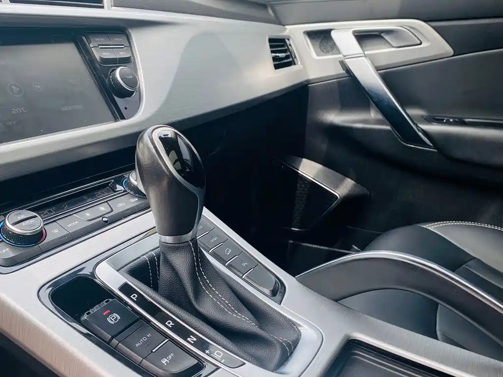 Geely Boyue — миниатюра 15