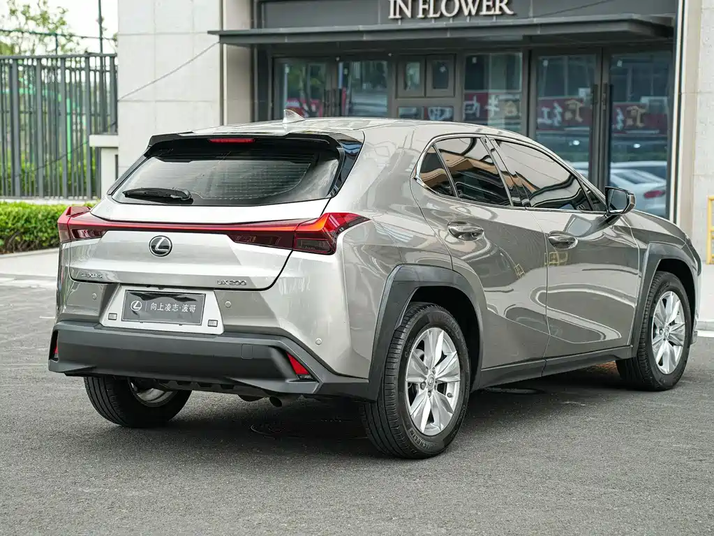 Lexus UX — миниатюра 4