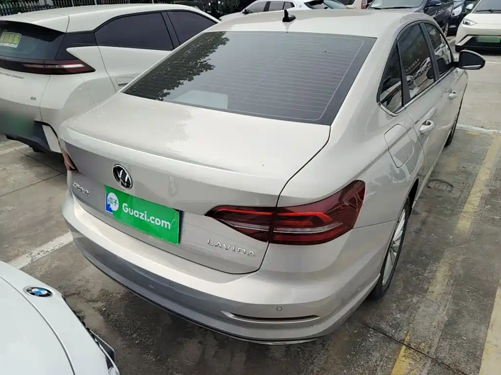 Volkswagen Lavida — миниатюра 7
