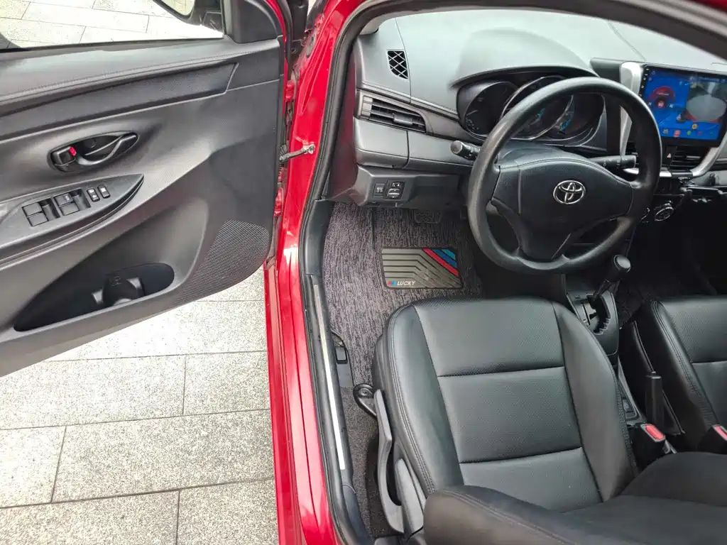 Toyota Yaris L — миниатюра 12