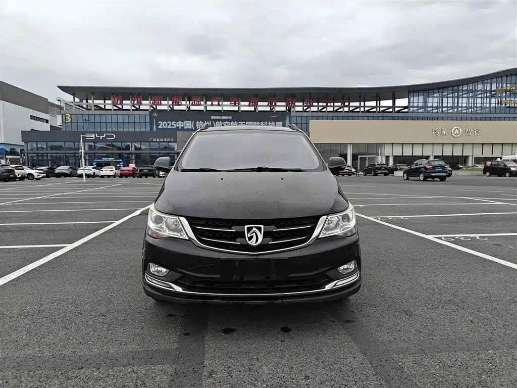 Baojun 730 2016 1.5L MT Comfort 7 мест V