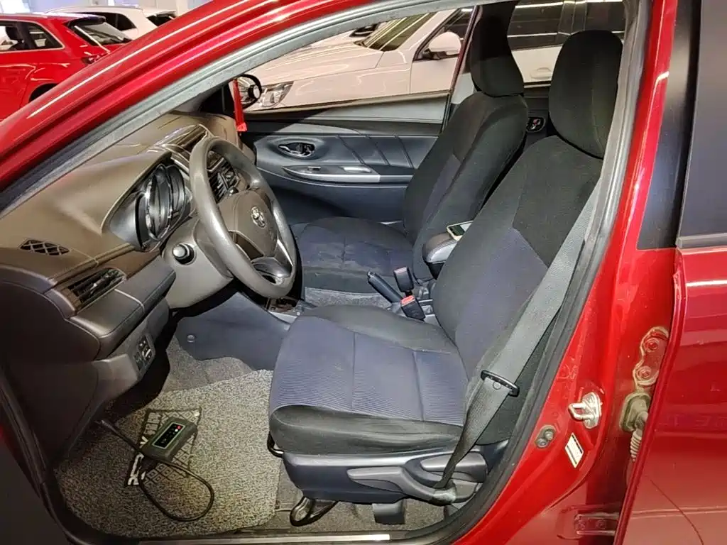 Toyota Yaris L — миниатюра 15
