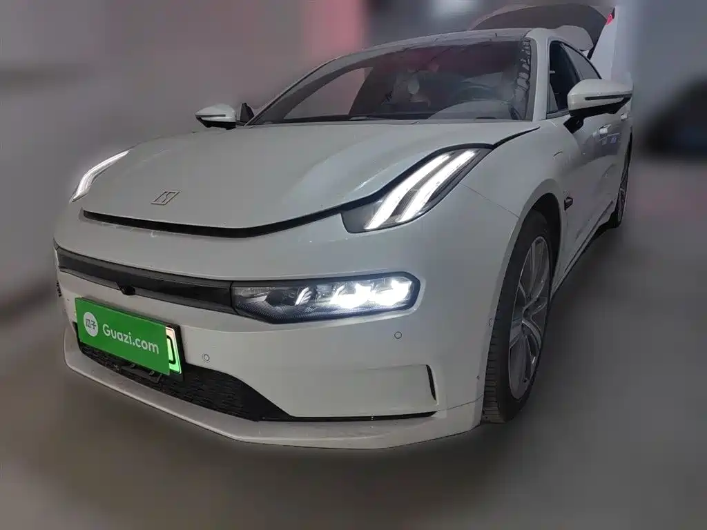 Zeekr 001 2022