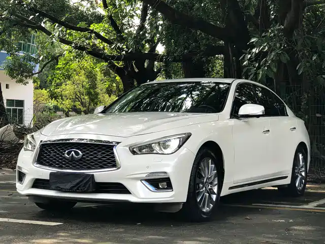 INFINITI  Q50L