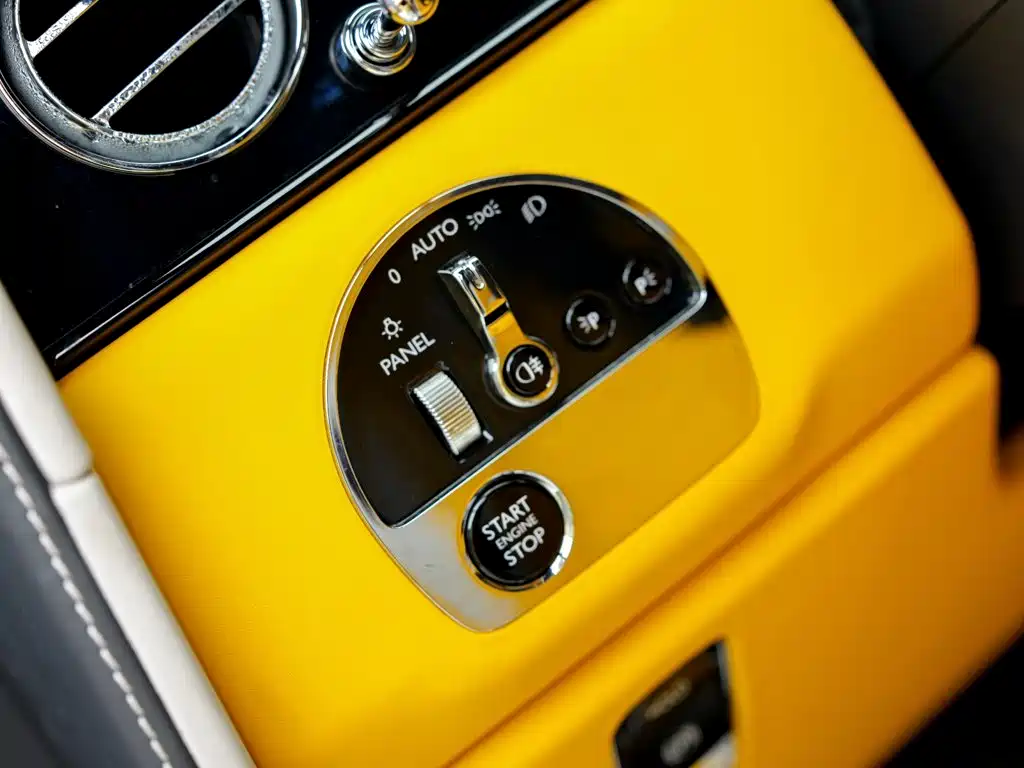 Rolls-Royce Cullinan — миниатюра 14