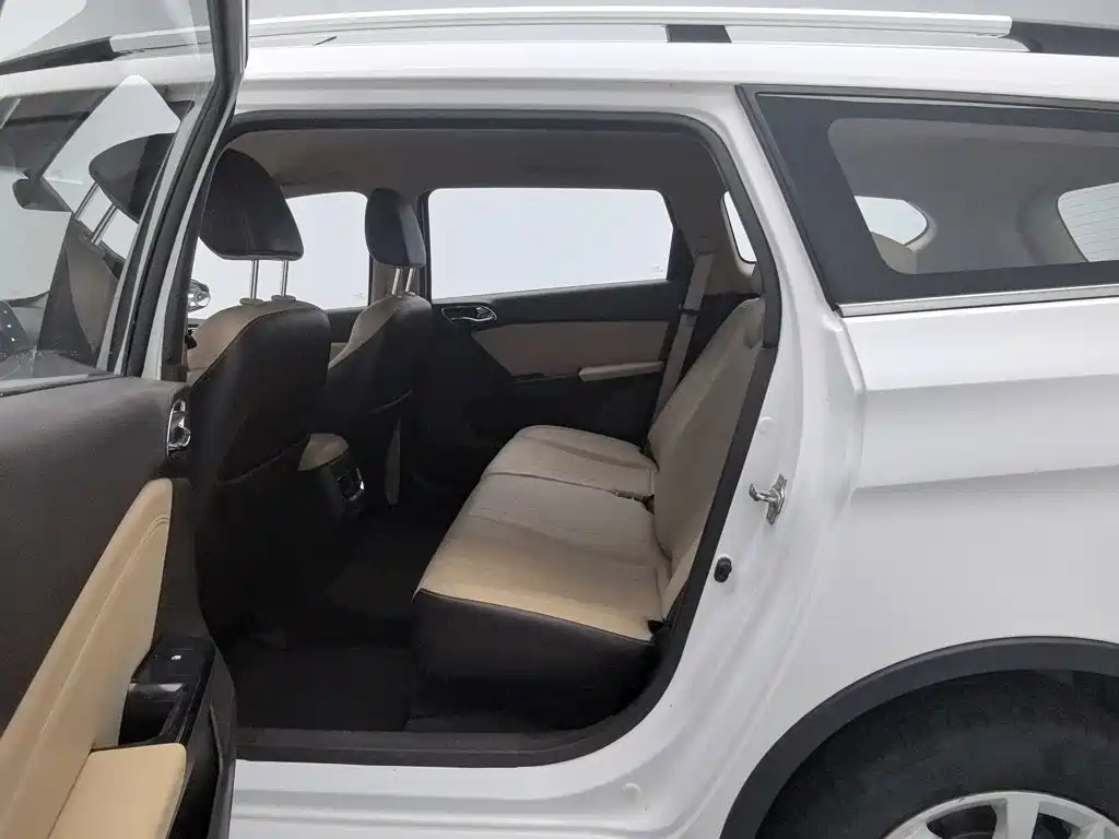 Baojun 310W — миниатюра 15