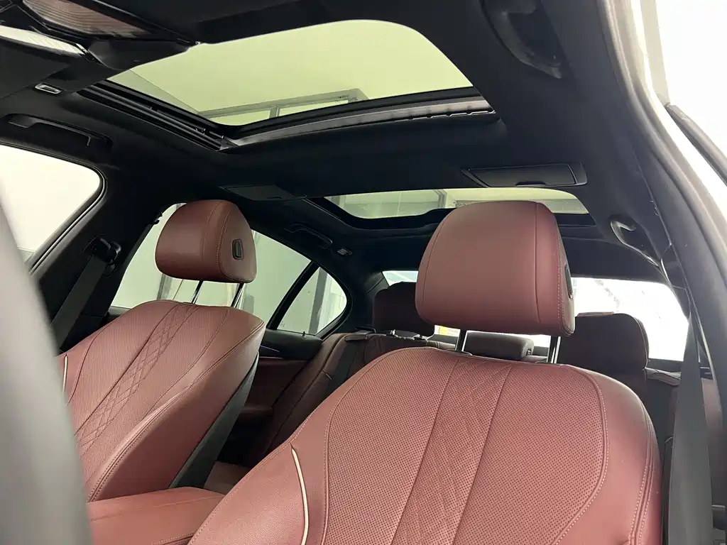 BMW 5 Series New Energy — миниатюра 24