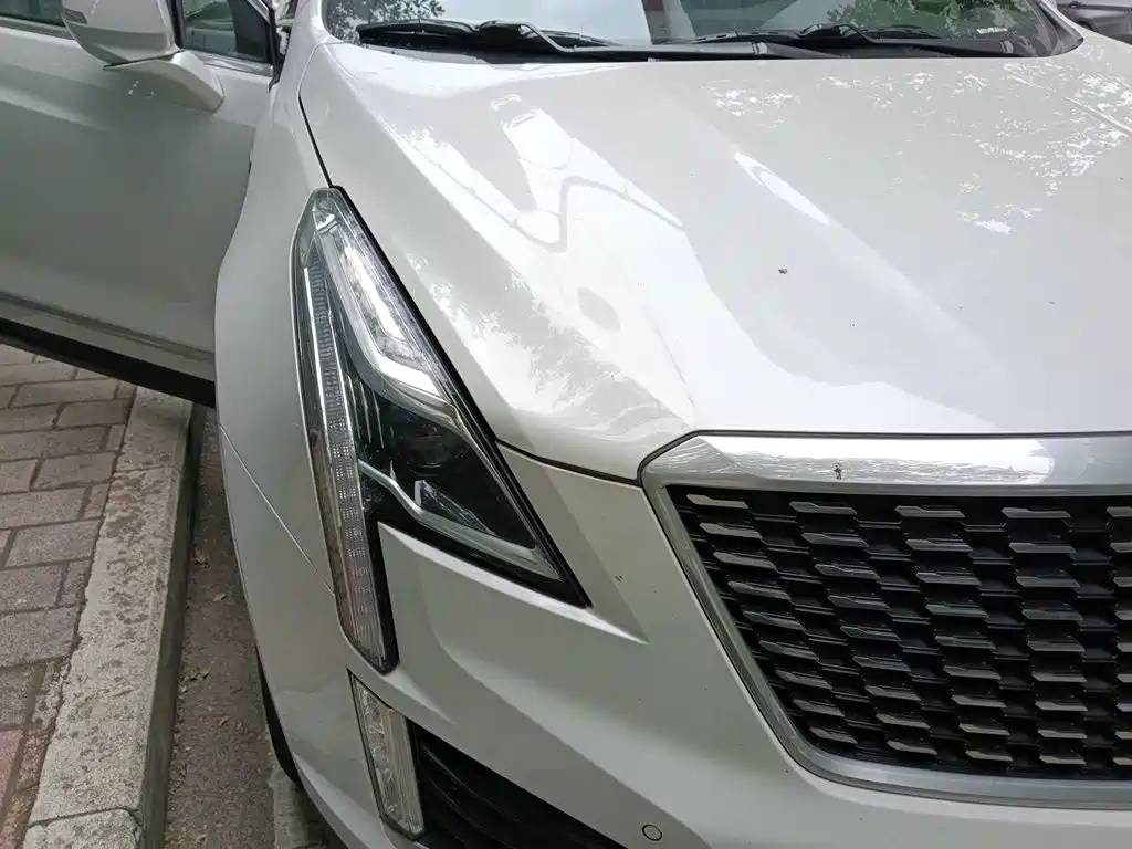 Cadillac XT5 — миниатюра 7